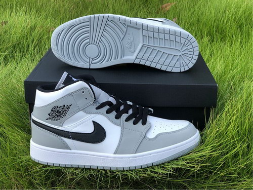 Air Jordan 1 Mid “Light Smoke Grey”