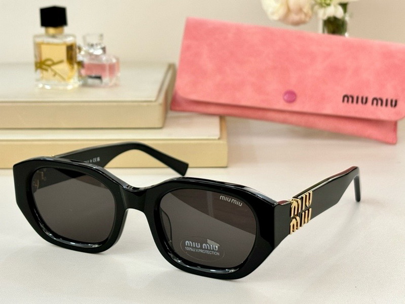 MiuMiu-710