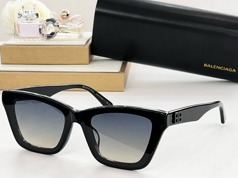 Balenciaga Sunglasses(AAAA)-169