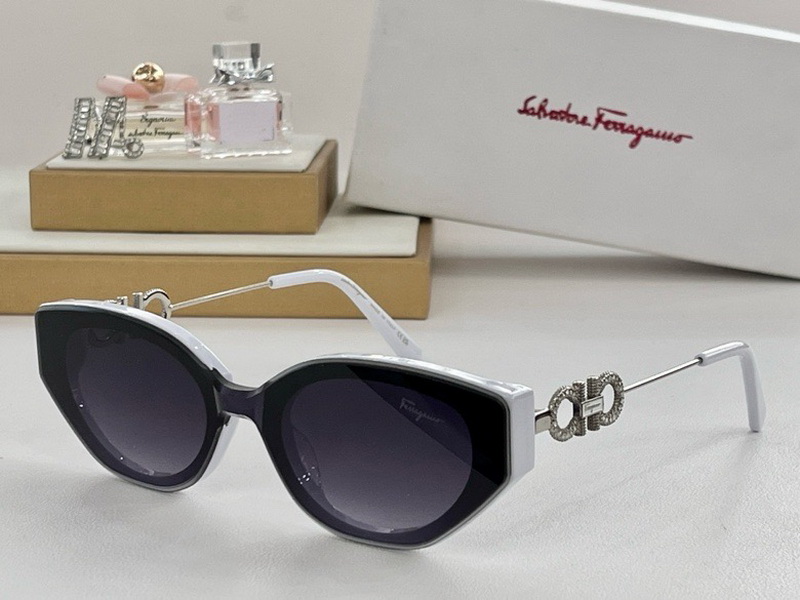 Ferragamo Sunglasses(AAAA)-215