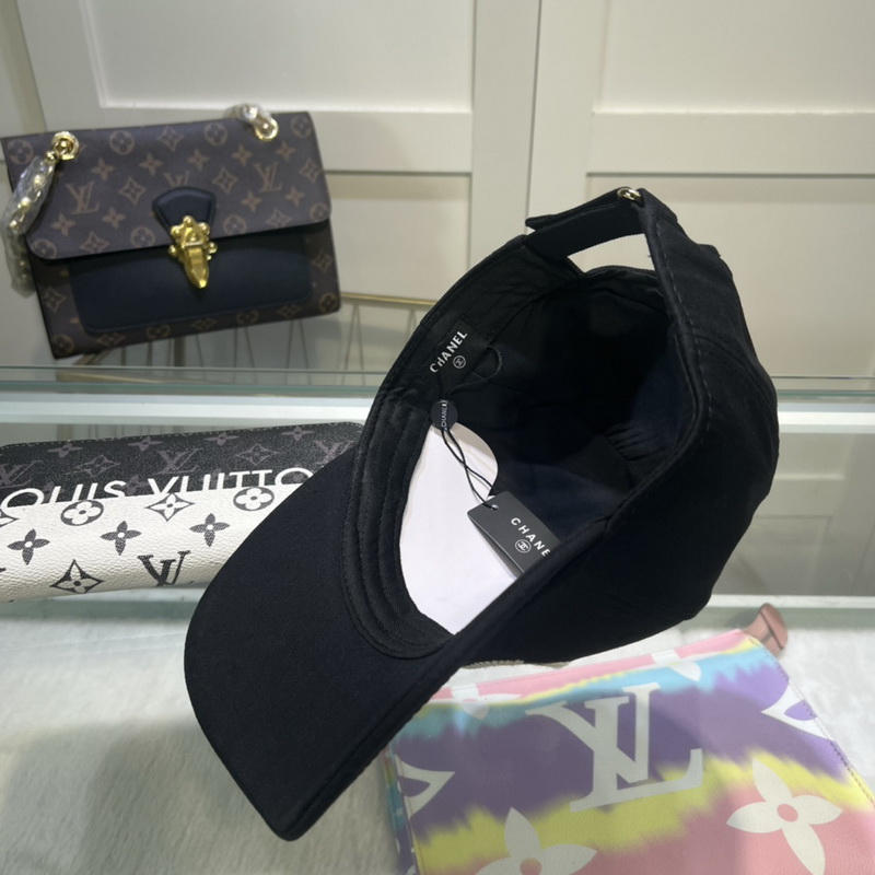 Chanel Cap-298