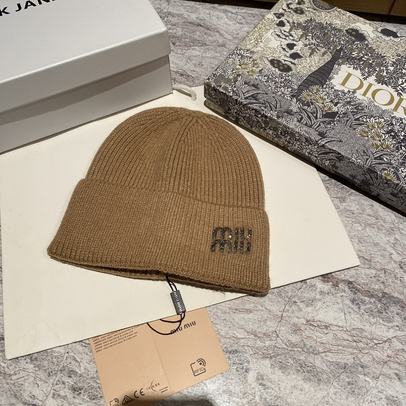 MiuMiu Beanies-030