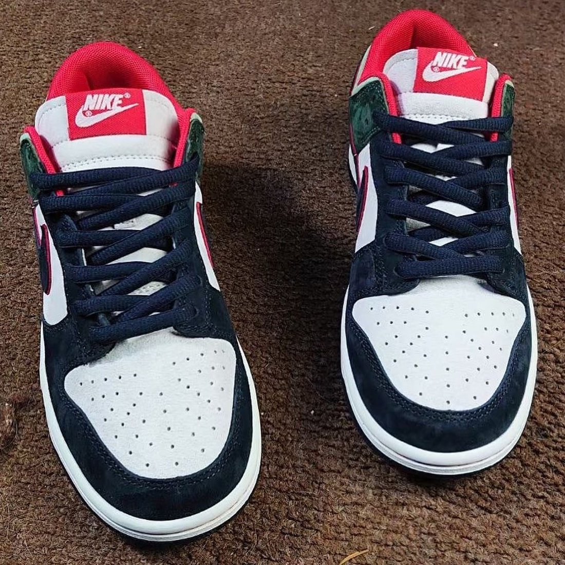 Nike Dunk Low Appears