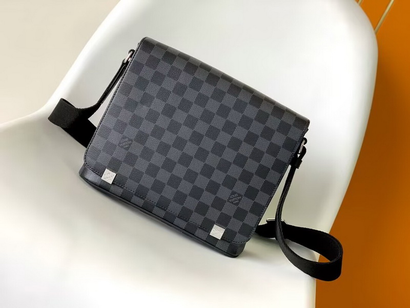 LV Handbags AAAA(Men)-135