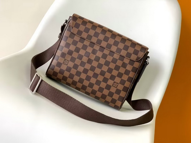 LV Handbags AAAA(Men)-134