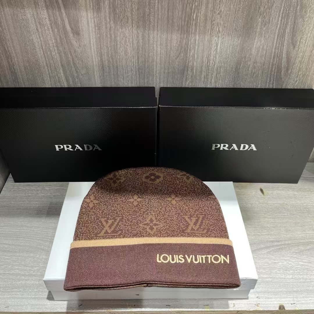 LV Beanies-046