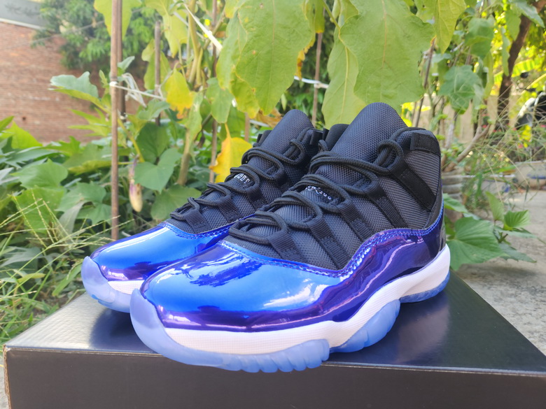 Air Jordan 11 Retro-024