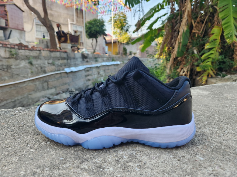 Air Jordan 11 Retro-057