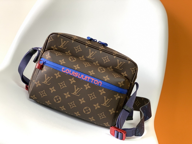 LV Handbags AAAA(Men)-135