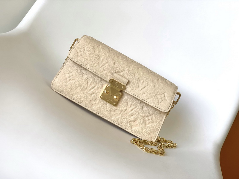 LV Handbags AAA(Women)-630