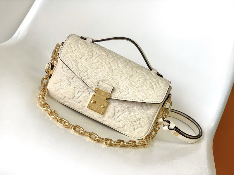 LV Handbags AAA(Women)-822