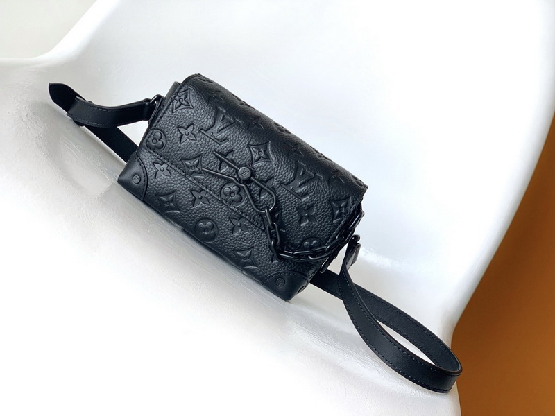 LV Handbags AAAA(Men)-251