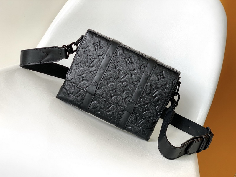 LV Handbags AAAA(Men)-260