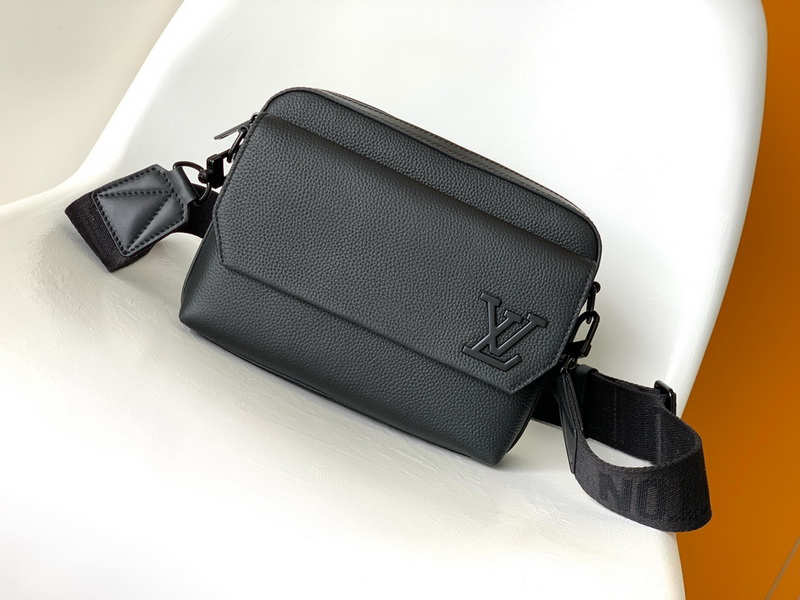 LV Handbags AAAA(Men)-272