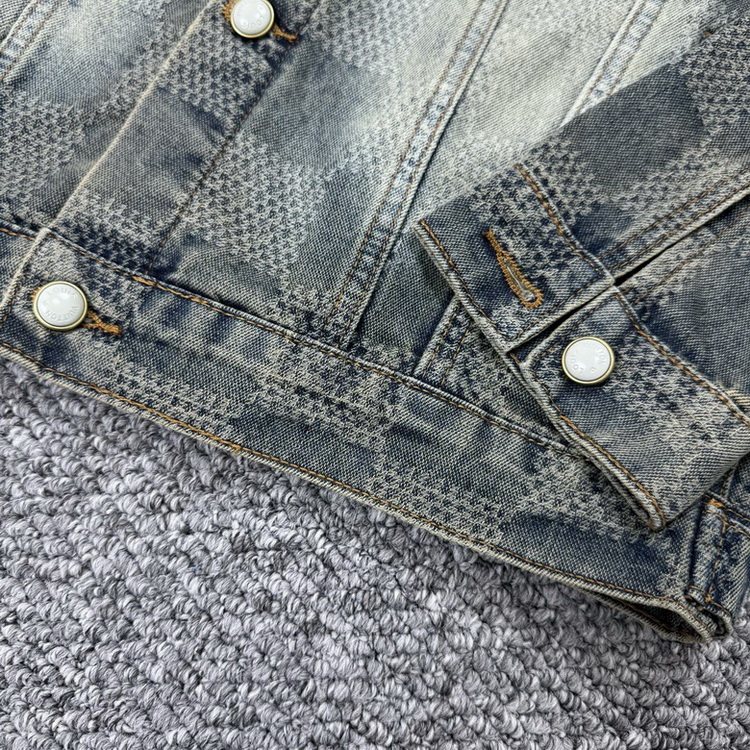 LV Jacket-020