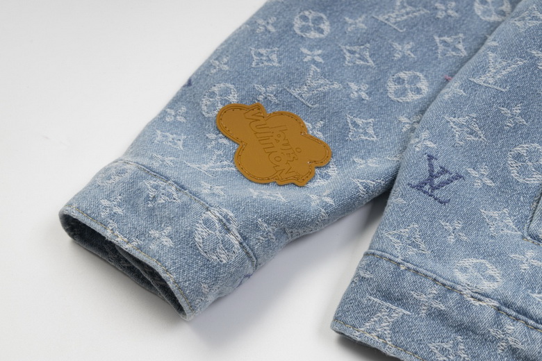 LV Jacket-042
