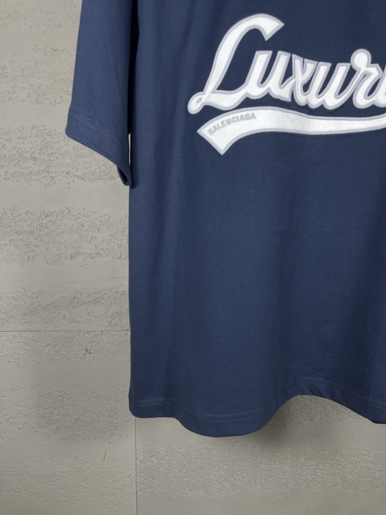 Balenciaga T-shirts(Women)-012