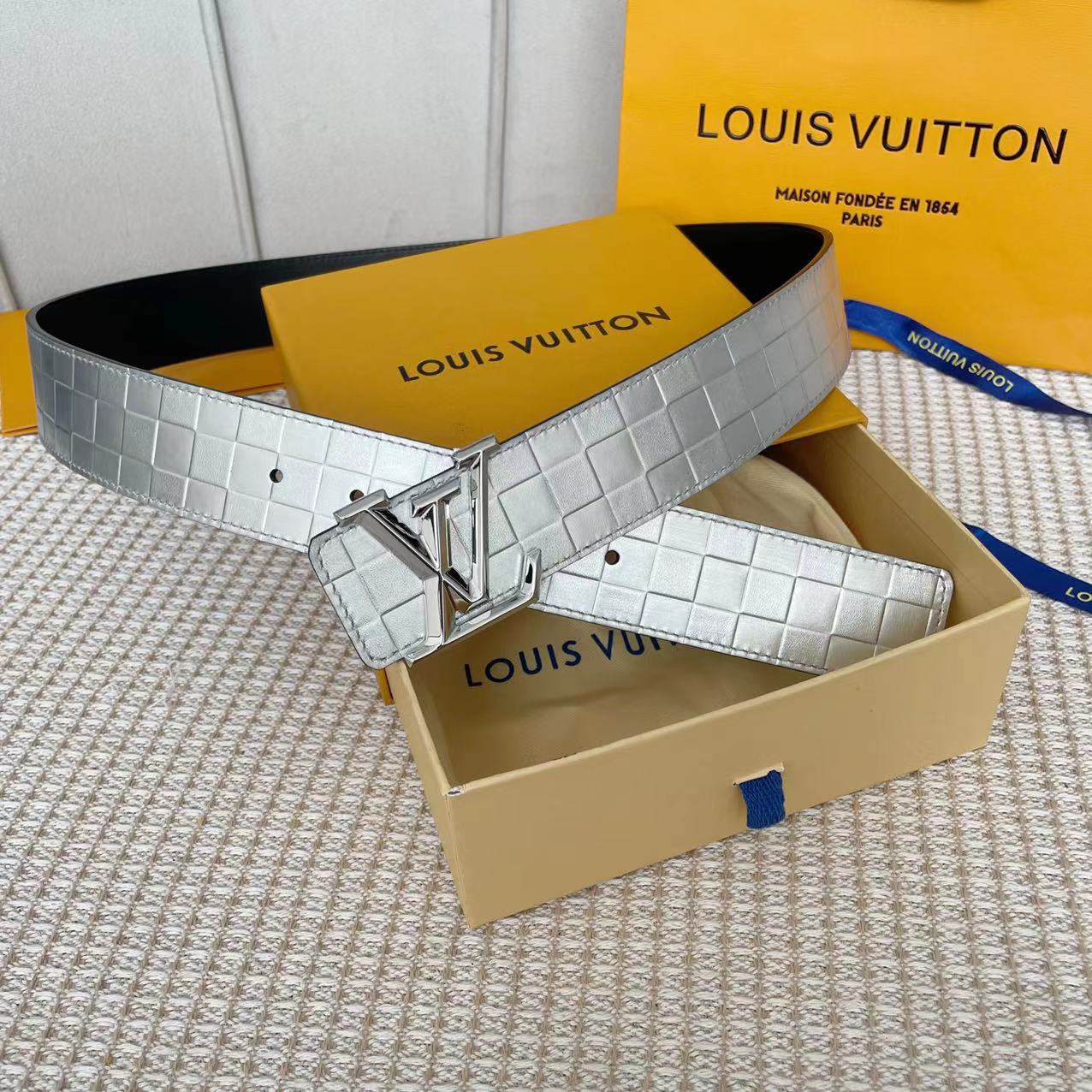 LV Belts(AAAAA)-1812